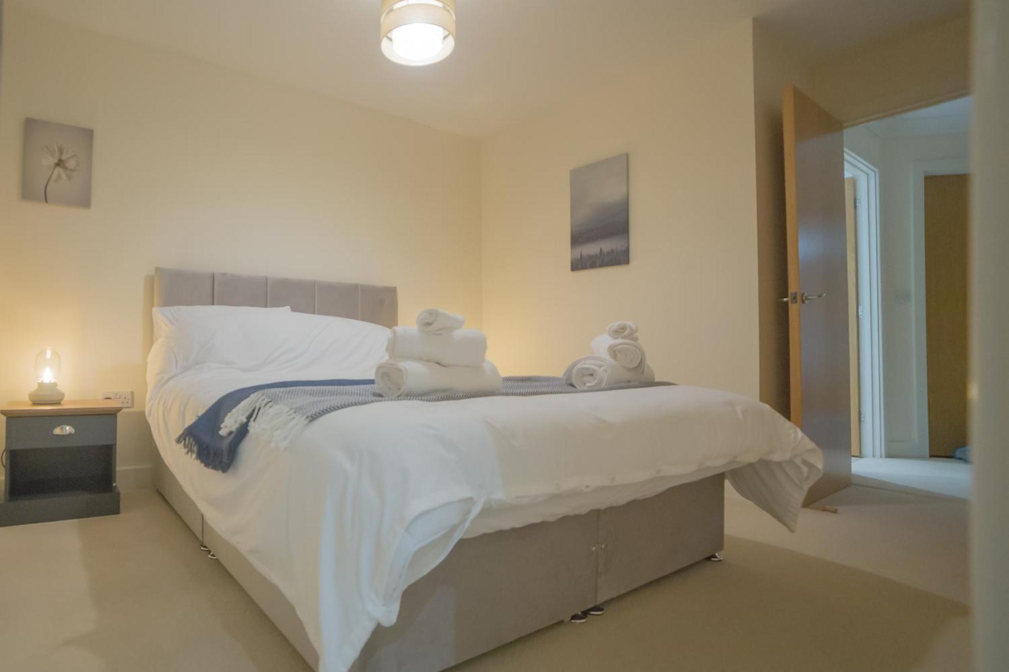 Вилла Sleeps9 Parking&Garage 17 Mins To Gatwick, 30 To London Merstham Экстерьер фото