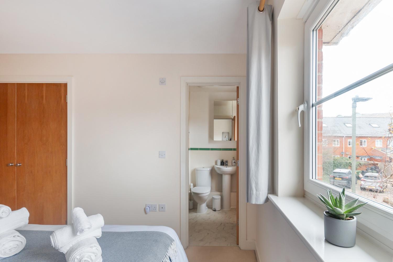 Вилла Sleeps9 Parking&Garage 17 Mins To Gatwick, 30 To London Merstham Экстерьер фото